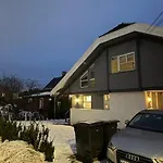 Beautiful And Modern House With 4 Bedrooms And 2 Bathrooms Villaer