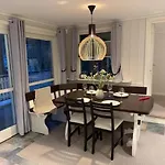 Villa Beautiful And Modern House With 4 Bedrooms And 2 Bathrooms *