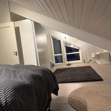 Villa Beautiful And Modern House With 4 Bedrooms And 2 Bathrooms *