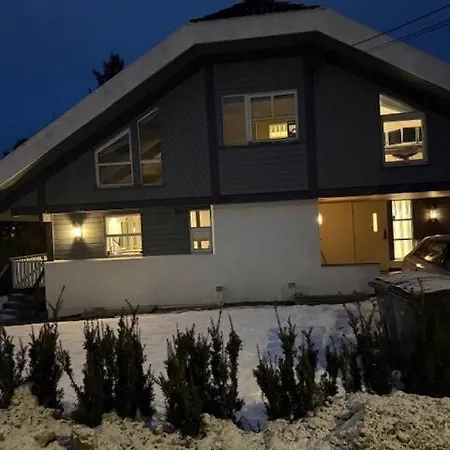 Beautiful And Modern House With 4 Bedrooms And 2 Bathrooms