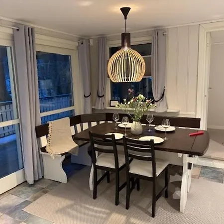 Villa Beautiful And Modern House With 4 Bedrooms And 2 Bathrooms *