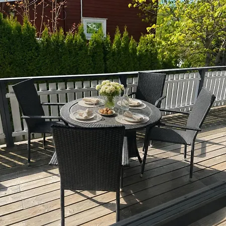 Beautiful And Modern House With 4 Bedrooms And 2 Bathrooms Myrvoll
