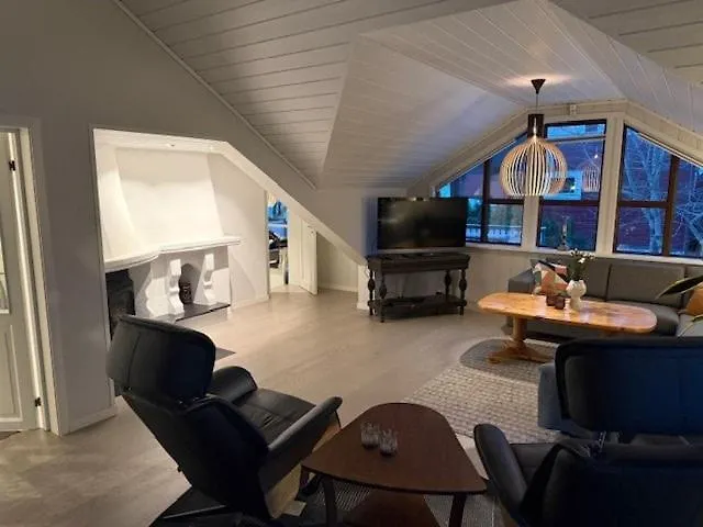 Beautiful And Modern House With 4 Bedrooms And 2 Bathrooms *