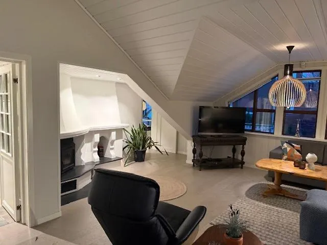 Beautiful And Modern House With 4 Bedrooms And 2 Bathrooms